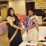 माननीय विधायिका इटावा श्रीमती सरिता भदौरिया के साथ कवयित्री ऋचा राय
